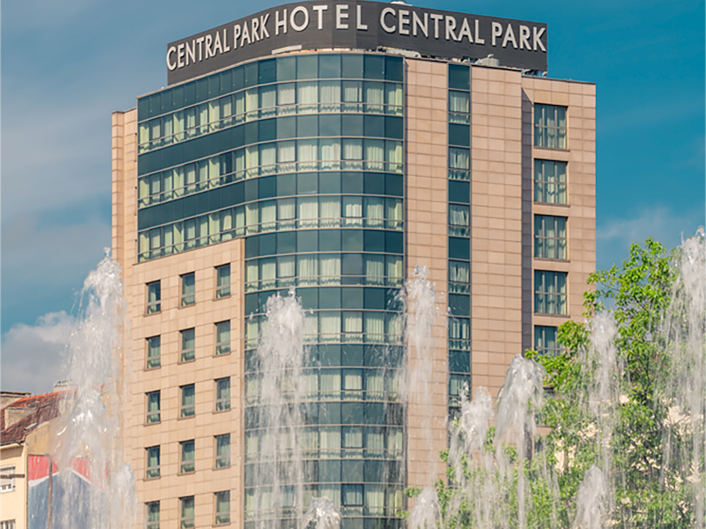 Rosslyn Central Park Hotel